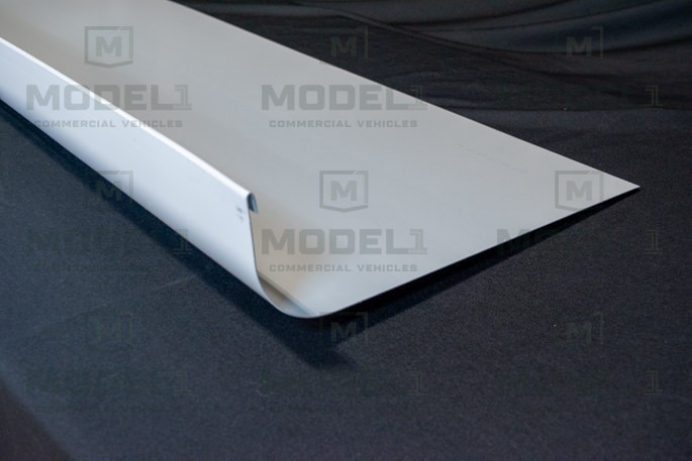 Picture of SKIRT, ALUMINUM, 20" X 140", STANDARD FLOOR 190" - 208" WHEEL BASE / FRONT CURB SIDE AND STREET SIDE